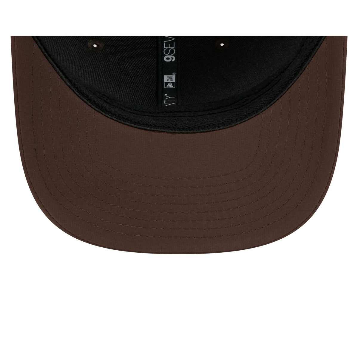 San Diego Padres 2026 Clubhouse 9SEVENTY Stretch-Snap Hat