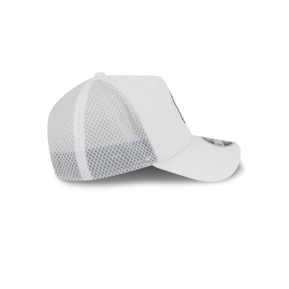 New York Yankees 2026 Batting Practice White 9FORTY APEX Trucker Hat