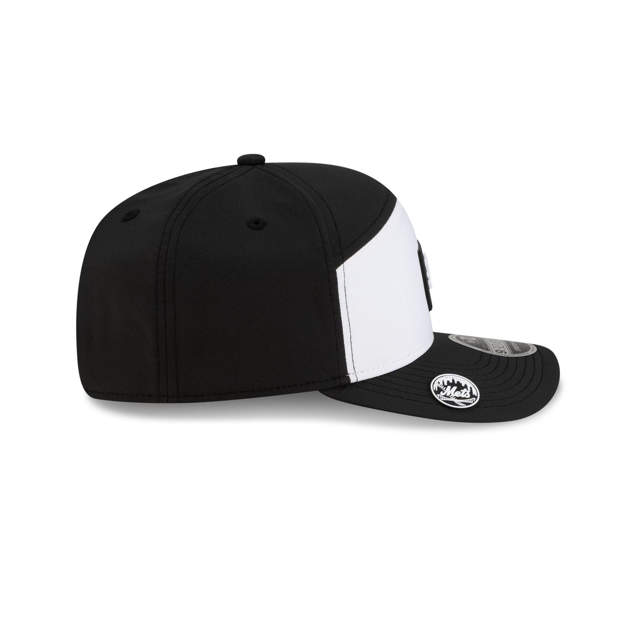 New York Mets 2026 Clubhouse Black & White Split Panel 9SEVENTY Stretch-Snap Hat