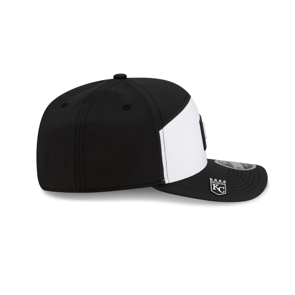 Kansas City Royals 2026 Clubhouse Black & White Split Panel 9SEVENTY Stretch-Snap Hat