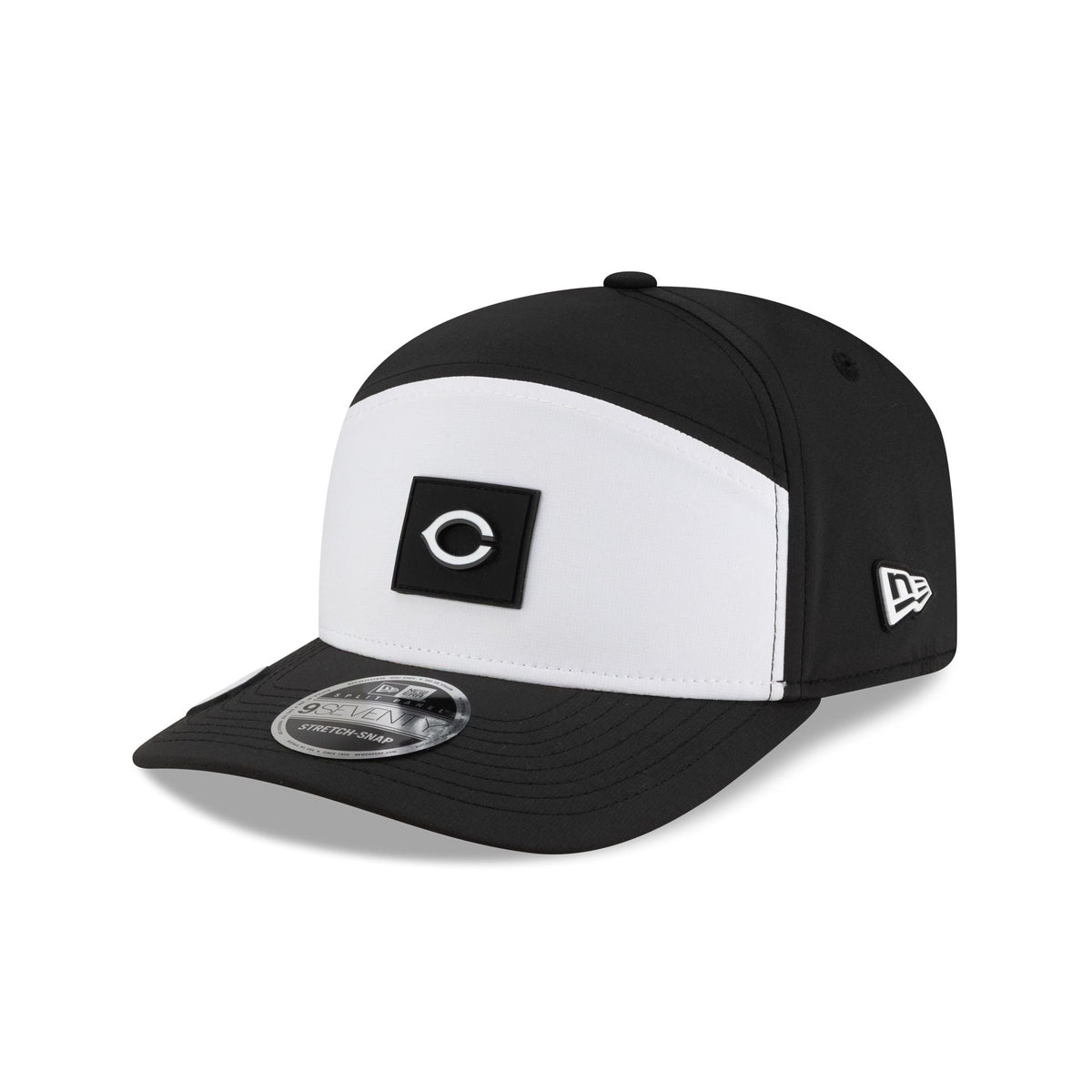 Cincinnati Reds 2026 Clubhouse Black & White Split Panel 9SEVENTY Stretch-Snap Hat