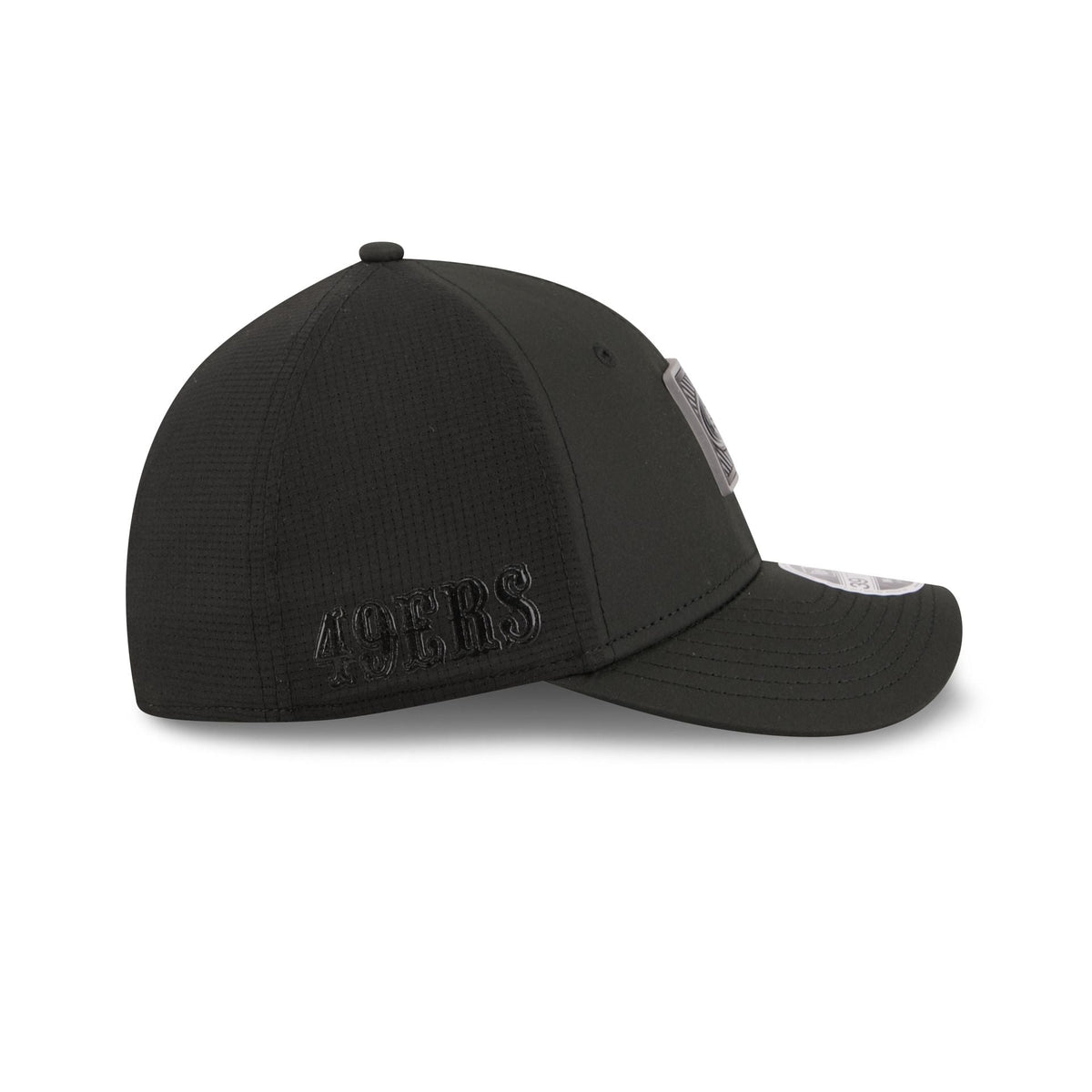 San Francisco 49ers 2026 Training Black 39THIRTY M-Crown Stretch-Fit Hat
