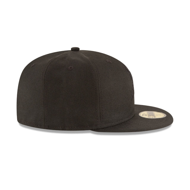Minnesota Vikings Black On Black 59FIFTY Fitted Hat