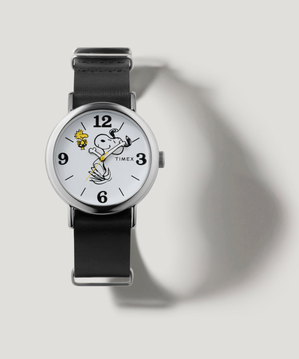 Peanuts® x Timex Weekender Snoopy  40mm Leather Strap Watch